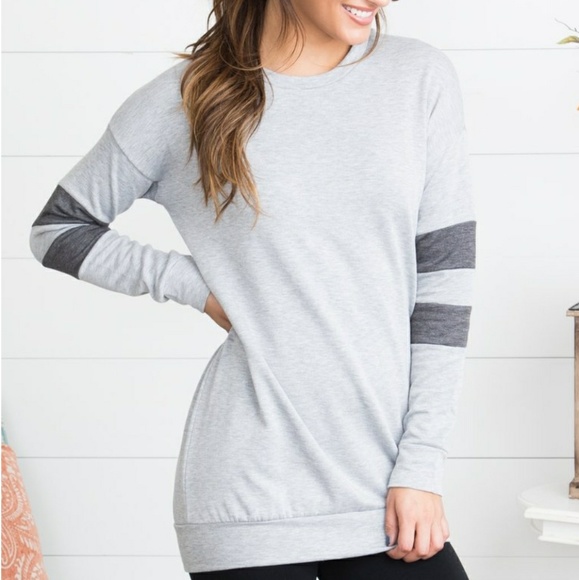 Light gray pullover. - Picture 2 of 4